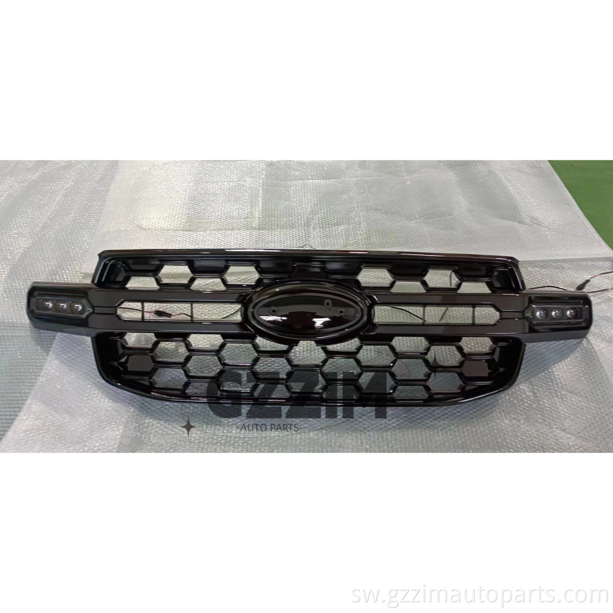 Sehemu za gari grille abs grille ya mbele ya plastiki kwa mgambo 2022 na LED